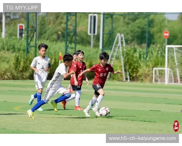 俱乐部建立球员学业支持计划保障青少年成长全面发展，俱乐部足球队训练内容有哪些